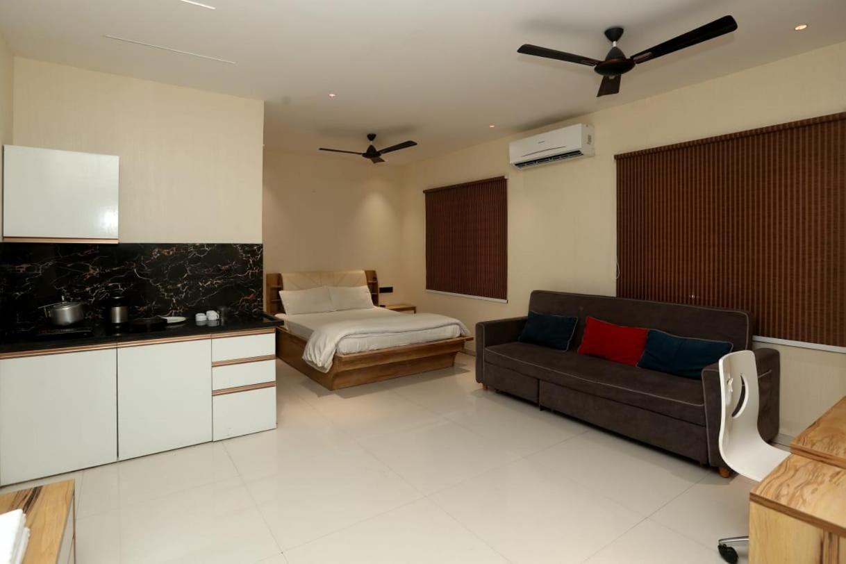 Stay10 Luxury Service Apartment Indore Exteriör bild