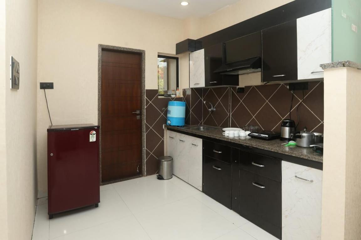 Stay10 Luxury Service Apartment Indore Exteriör bild