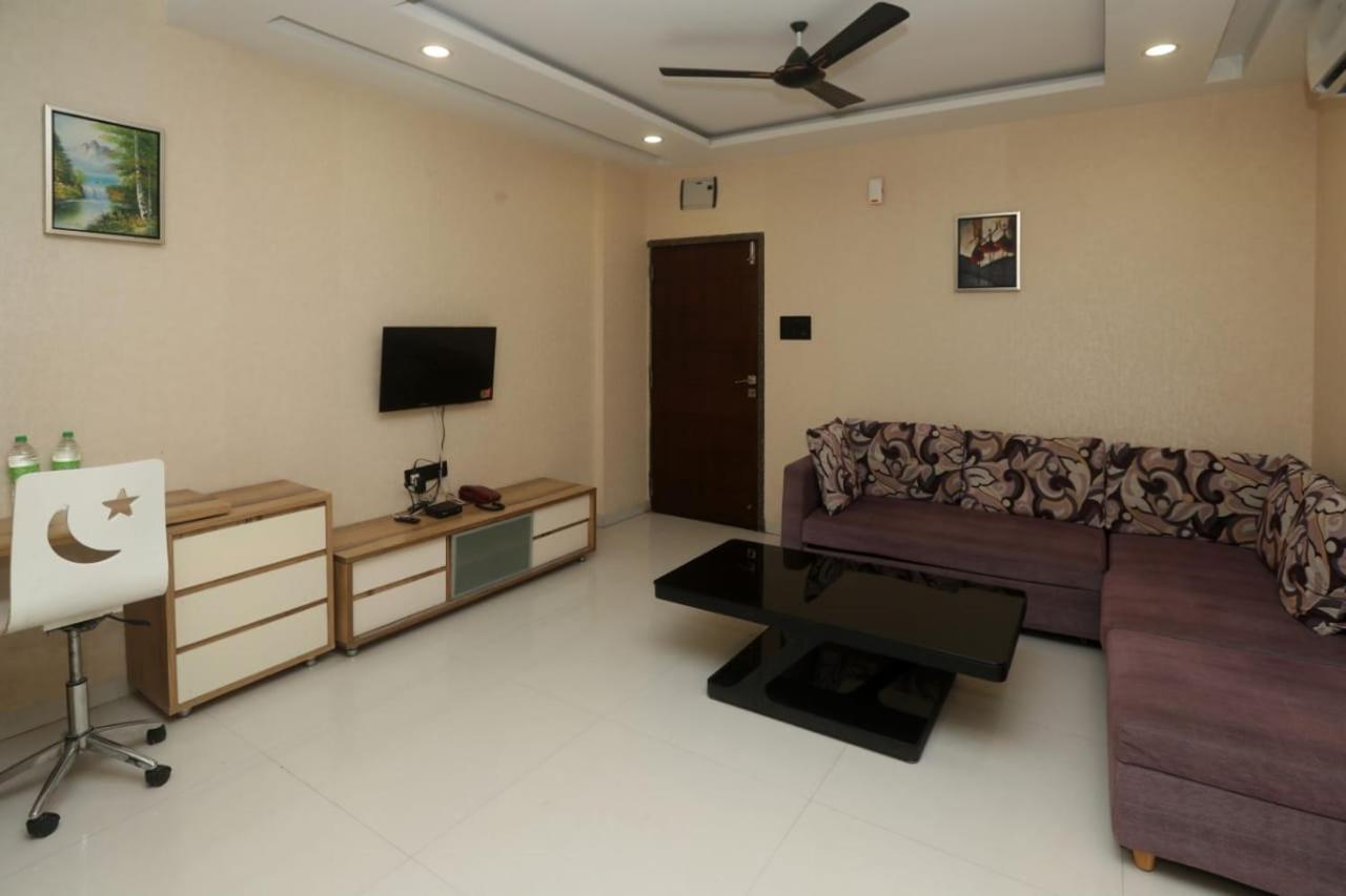 Stay10 Luxury Service Apartment Indore Exteriör bild