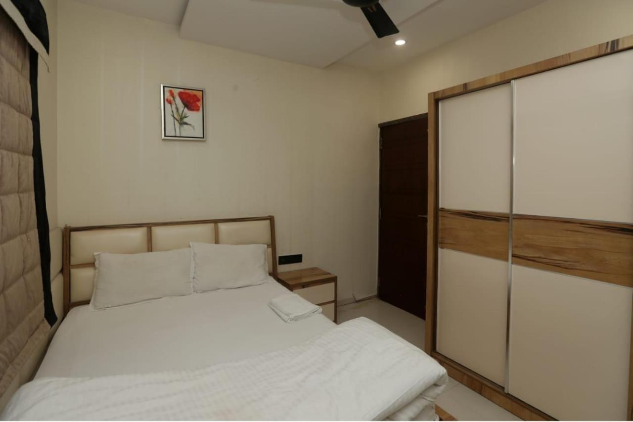 Stay10 Luxury Service Apartment Indore Exteriör bild