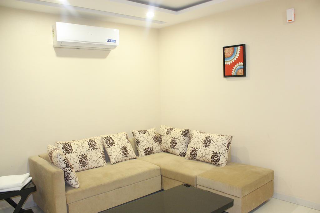 Stay10 Luxury Service Apartment Indore Exteriör bild