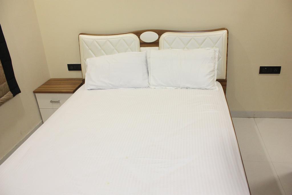 Stay10 Luxury Service Apartment Indore Exteriör bild